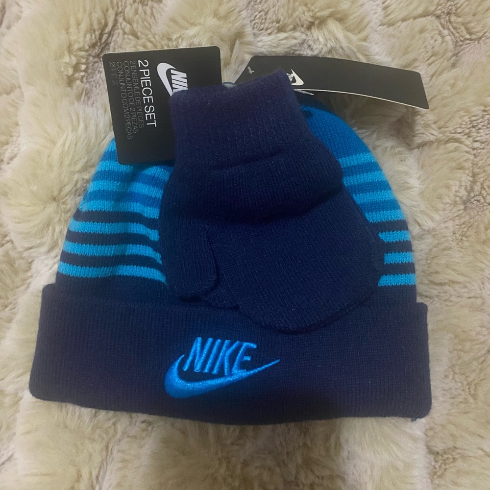NWT Nike Boys Blue Beanie and Mittens Set for toddler-2-4T